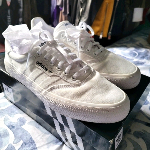 Adidas original sneakers - Picture 2 of 7